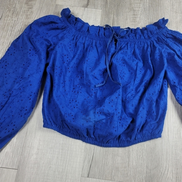 Boohoo Plus Eyelet Off Shoulder Top Cobalt - Picture 4 of 9